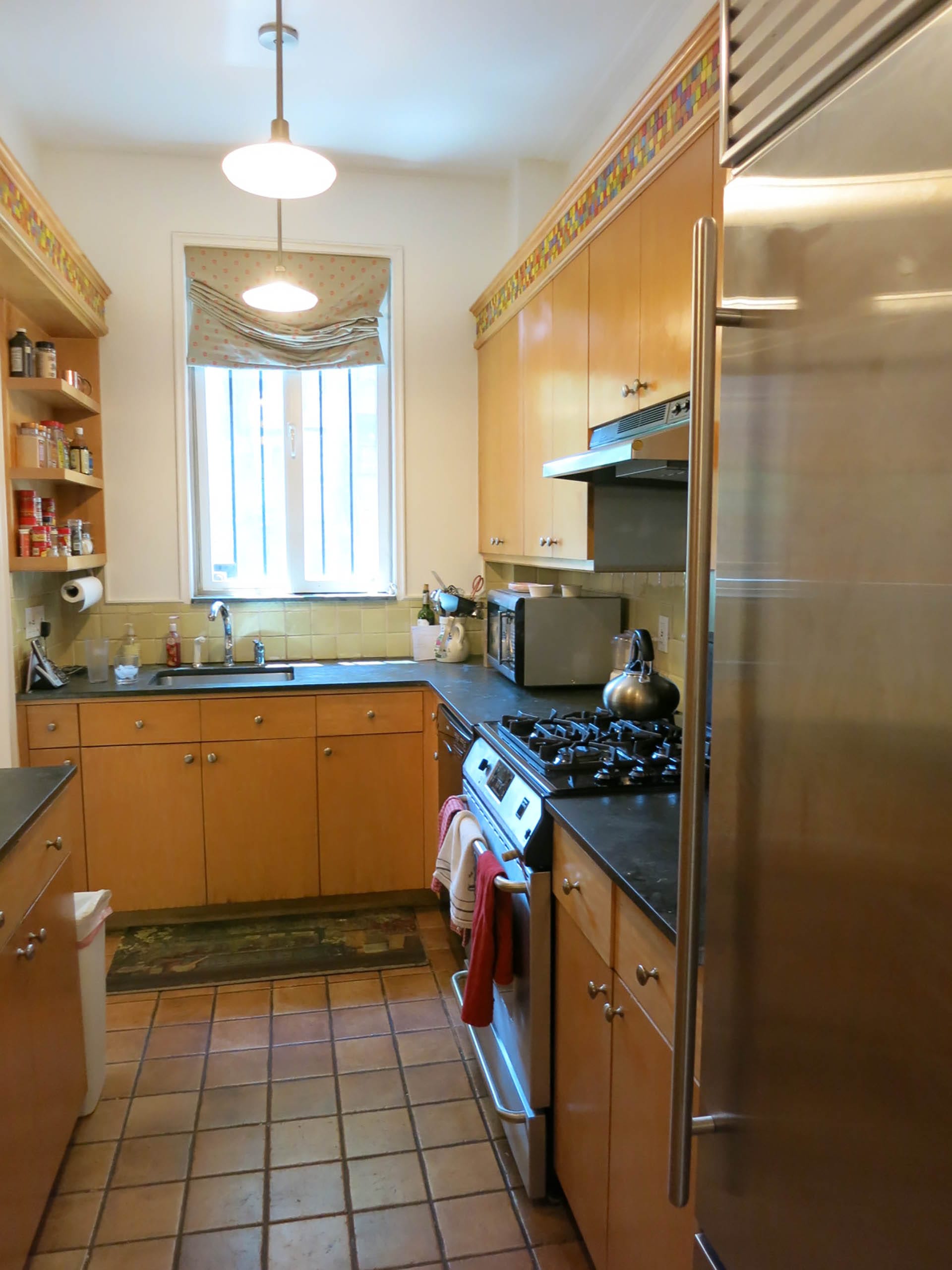 Small kitchen in a Brooklyn Heights townhouse before our renovation